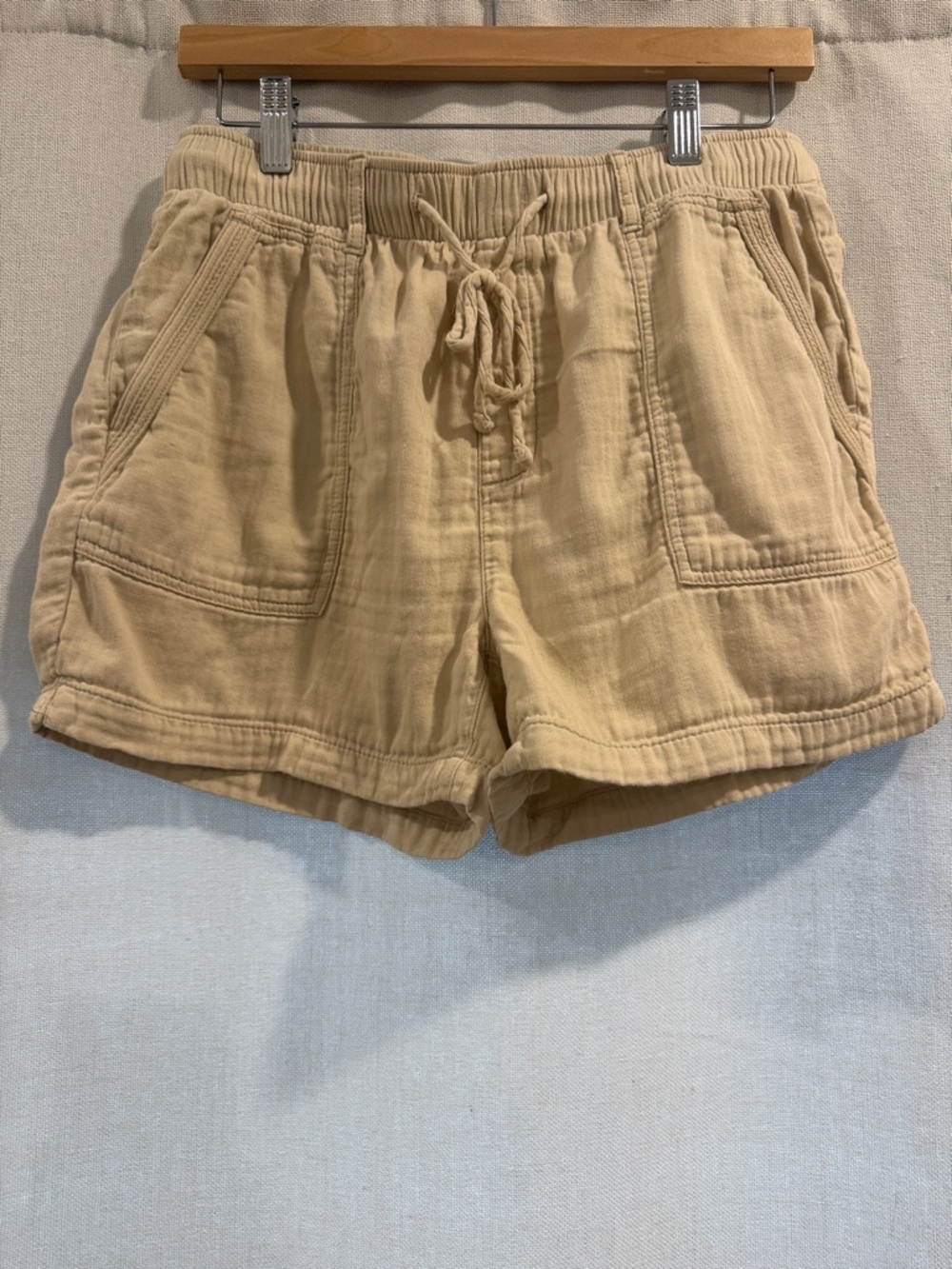 Old Navy Casual Drawstring 100% Cotton Shorts in Ivory